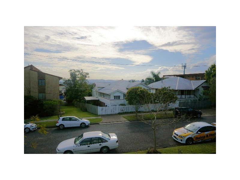 2 Martock Street, Camp Hill QLD 4152