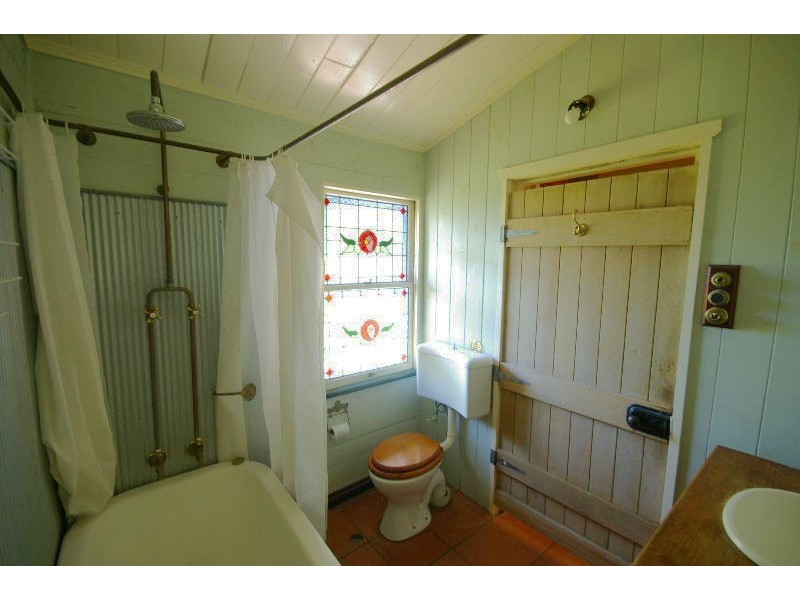 24 Gordon Street, Greenslopes QLD 4120