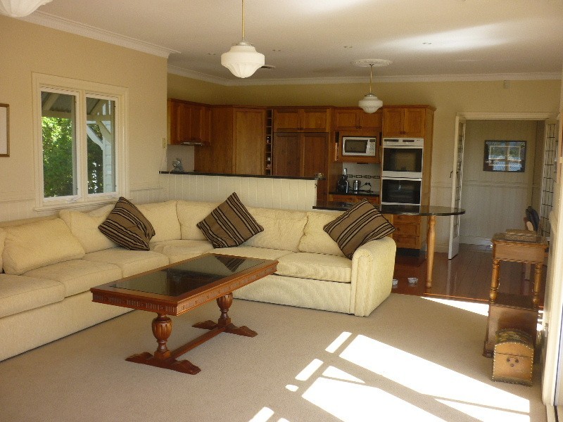 138 Abbotsleigh Street, Holland Park QLD 4121