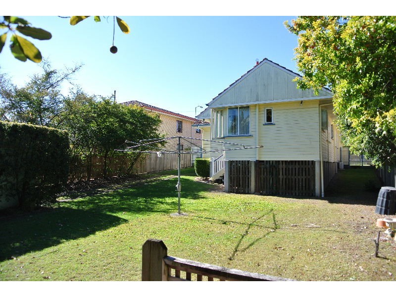 7 Renton St, Camp Hill QLD 4152