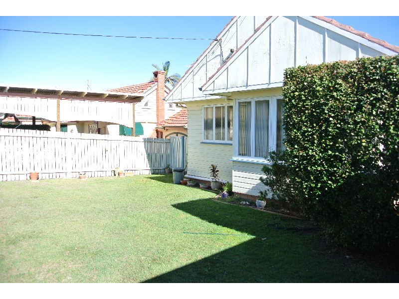 7 Renton St, Camp Hill QLD 4152