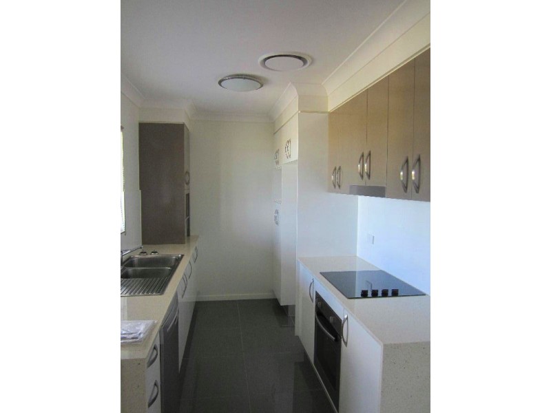 6/24 Dickenson Street, Carina QLD 4152