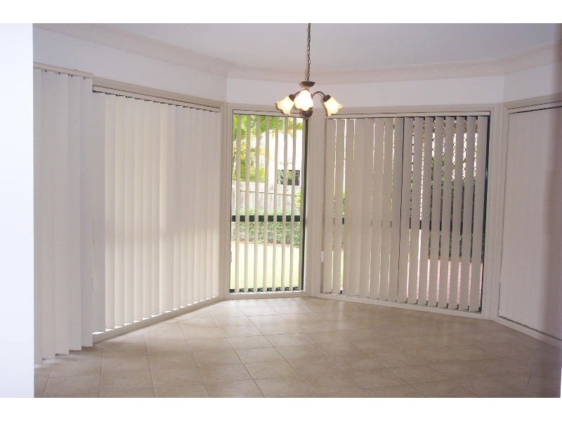 2 Forest Place, Carindale QLD 4152