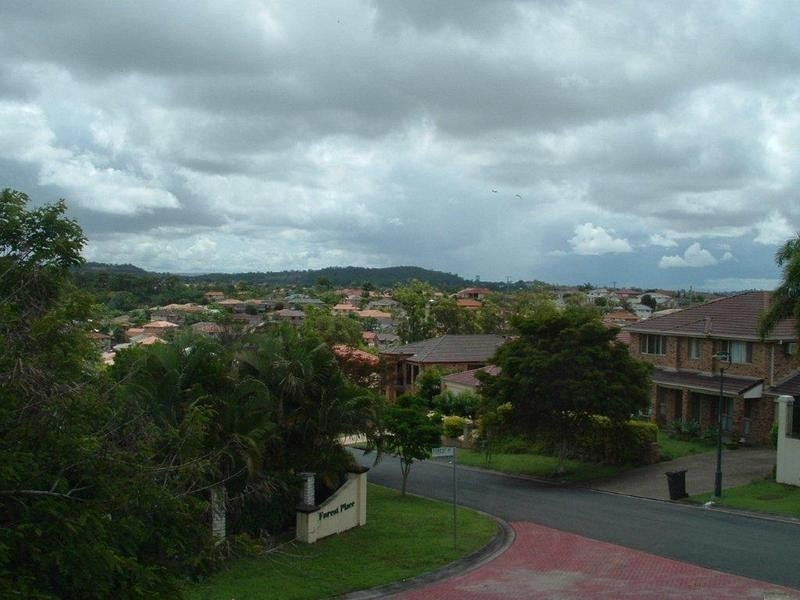 2 Forest Place, Carindale QLD 4152