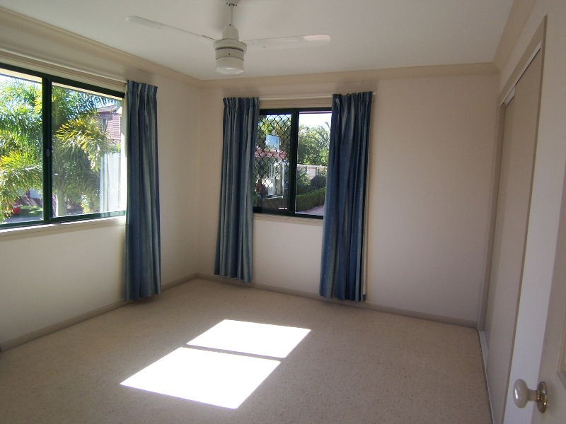 2 Forest Place, Carindale QLD 4152