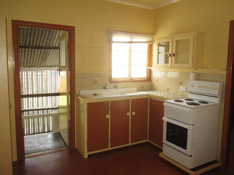 76 Dickenson Street, Carina QLD 4152