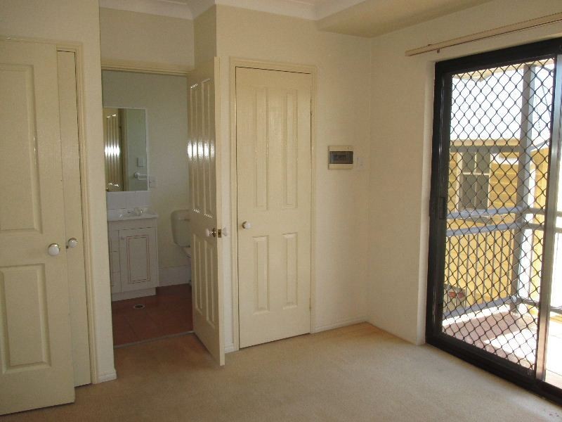 4/41 Robinson Street, Coorparoo QLD 4151