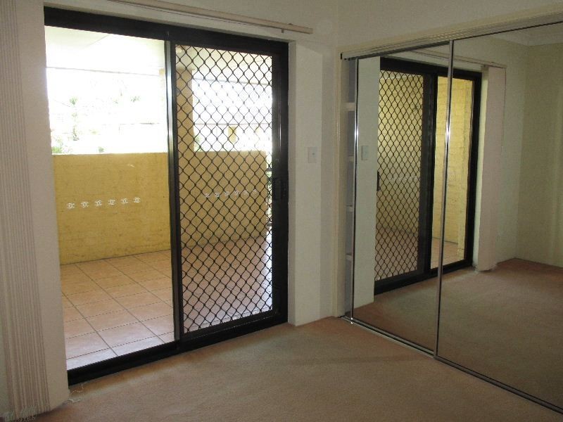 4/41 Robinson Street, Coorparoo QLD 4151