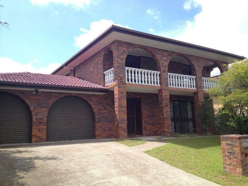 12 Lindisfarne Street, Carindale QLD 4152