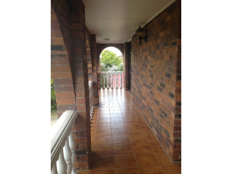 12 Lindisfarne Street, Carindale QLD 4152