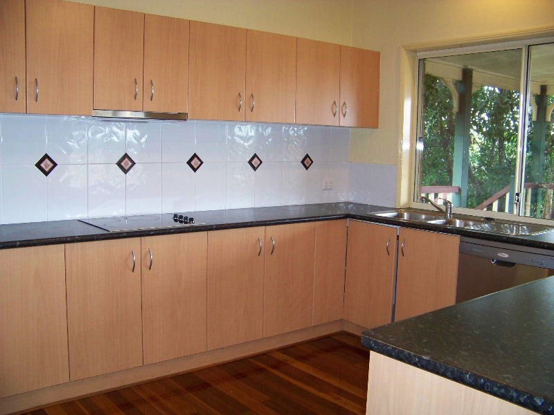 3 Ashbourne Close, Carindale QLD 4152