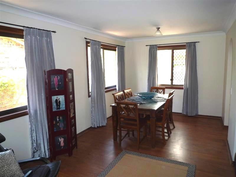 27 Boynedale Street, Carindale QLD 4152