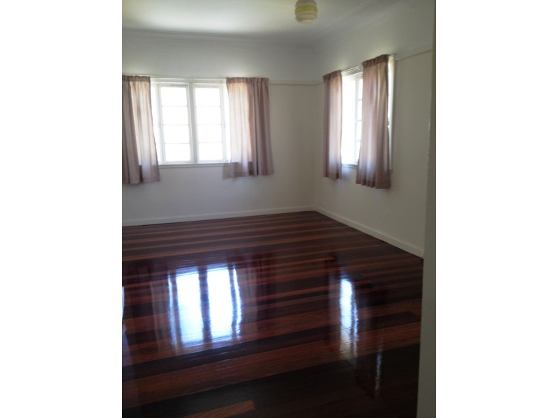 244 Bennetts Road, Norman Park QLD 4170
