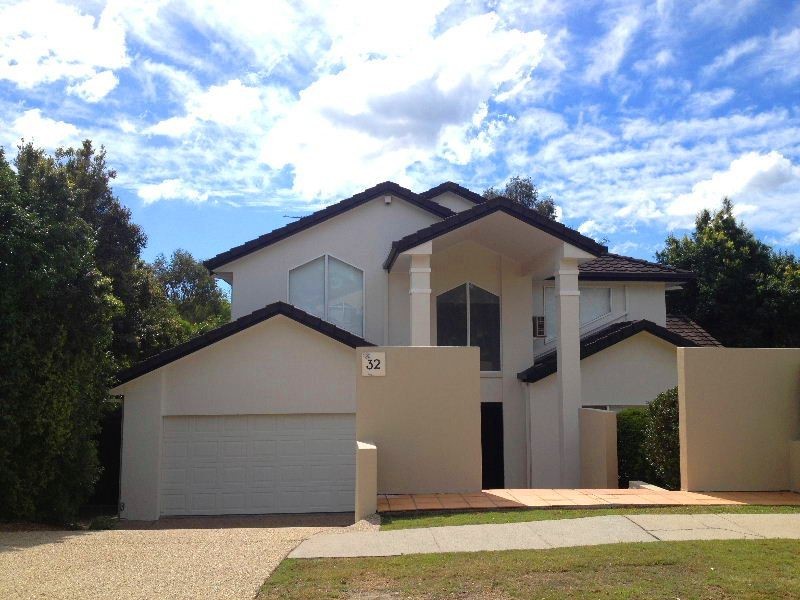 32 Amersham Crescent, Carindale QLD 4152