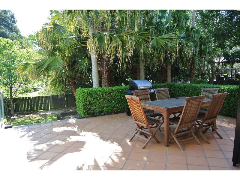 32 Amersham Crescent, Carindale QLD 4152