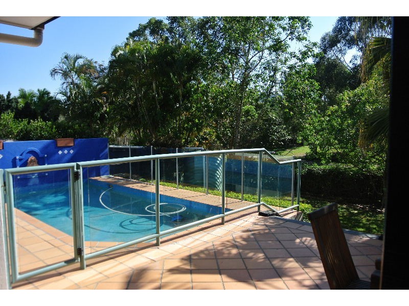 32 Amersham Crescent, Carindale QLD 4152