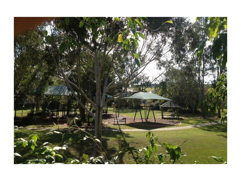 32 Amersham Crescent, Carindale QLD 4152