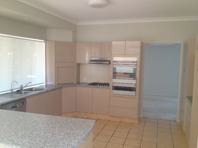 32 Amersham Crescent, Carindale QLD 4152