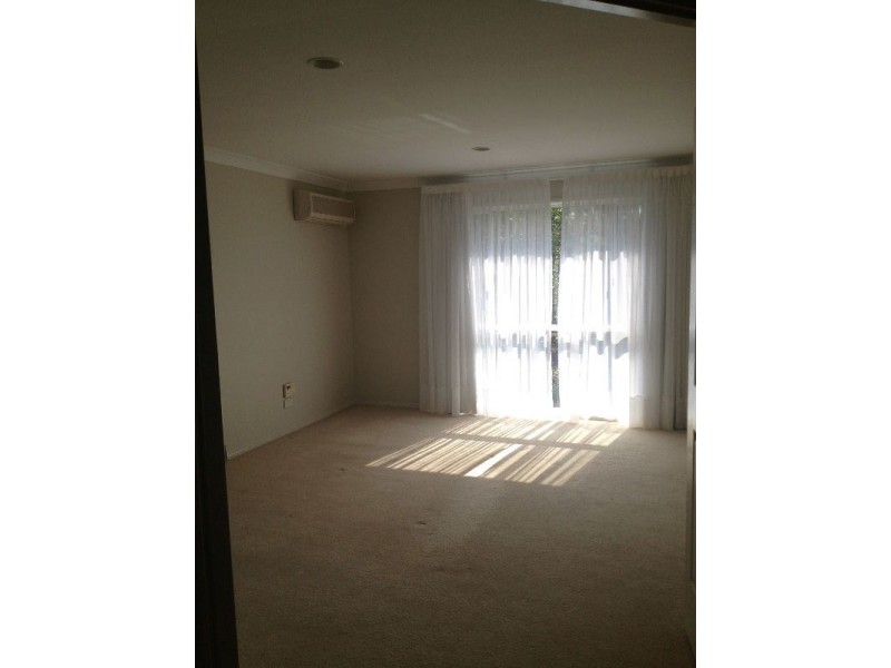 32 Amersham Crescent, Carindale QLD 4152