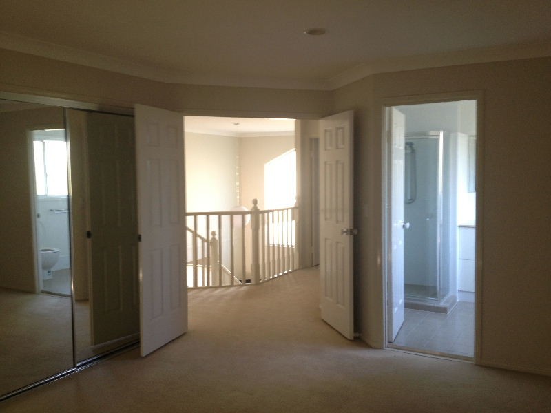 32 Amersham Crescent, Carindale QLD 4152