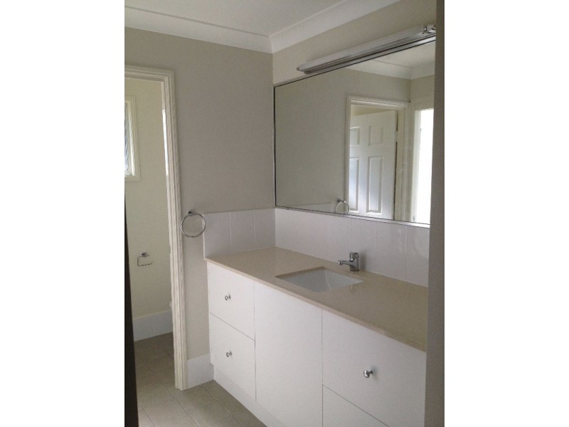 32 Amersham Crescent, Carindale QLD 4152