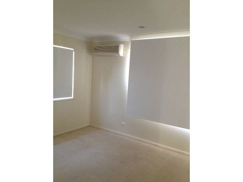 32 Amersham Crescent, Carindale QLD 4152