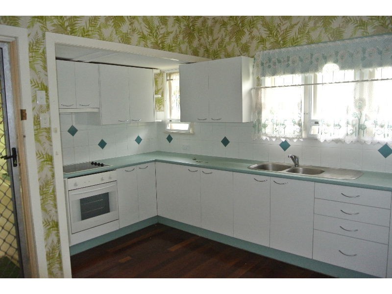 7 Latina Avenue, Seven Hills QLD 4170