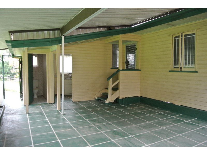 7 Latina Avenue, Seven Hills QLD 4170