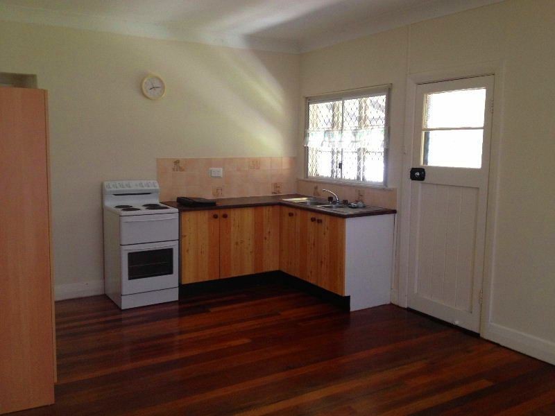 74 Shrapnel Road, Cannon Hill QLD 4170