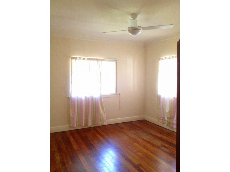 74 Shrapnel Road, Cannon Hill QLD 4170