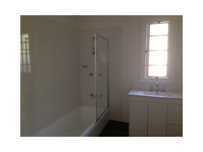 244 Bennetts Road, Norman Park QLD 4170