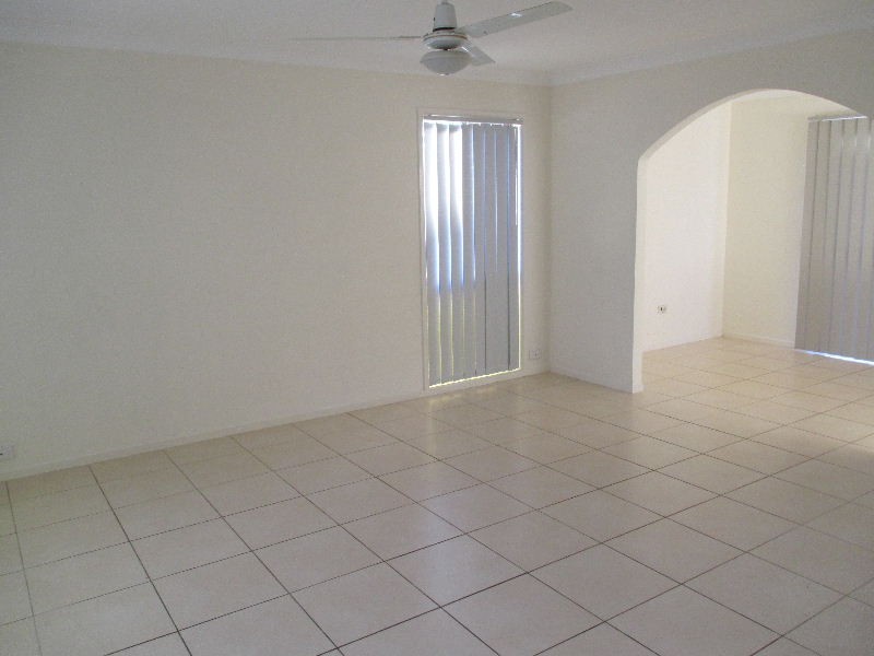 22 Lindisfarne Street, Carindale QLD 4152