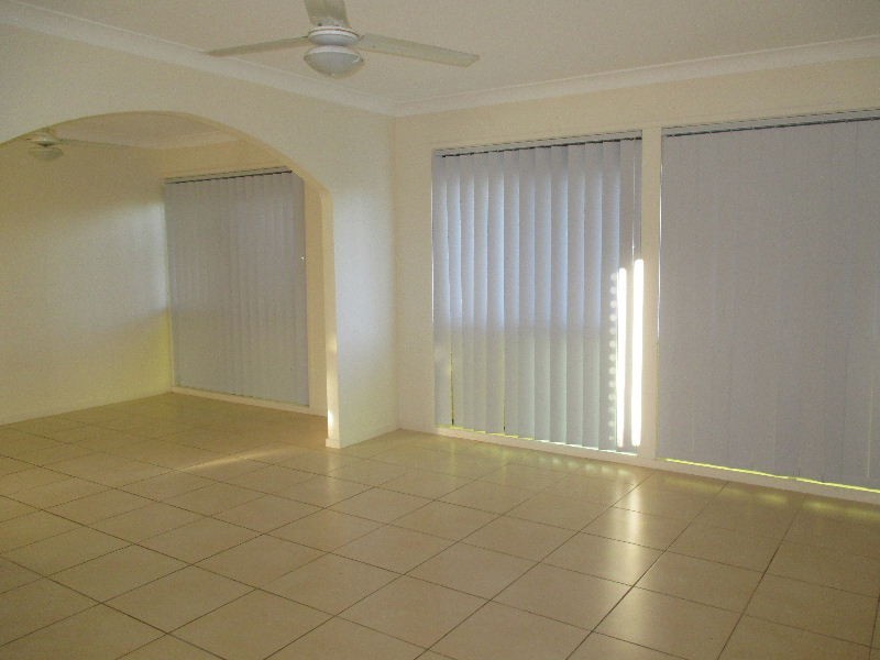 22 Lindisfarne Street, Carindale QLD 4152