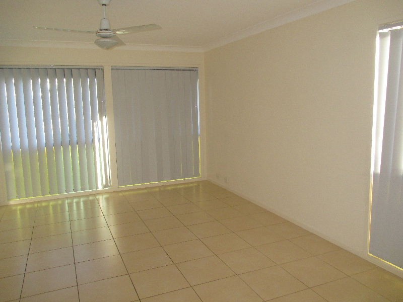 22 Lindisfarne Street, Carindale QLD 4152