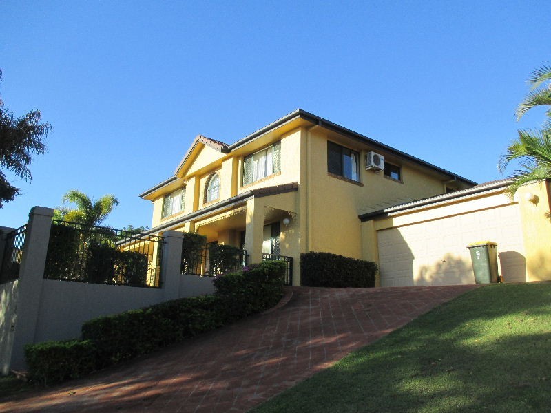2 Forest Place, Carindale QLD 4152