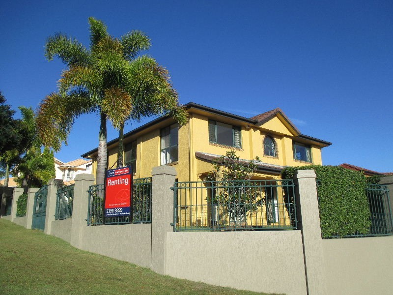 2 Forest Place, Carindale QLD 4152