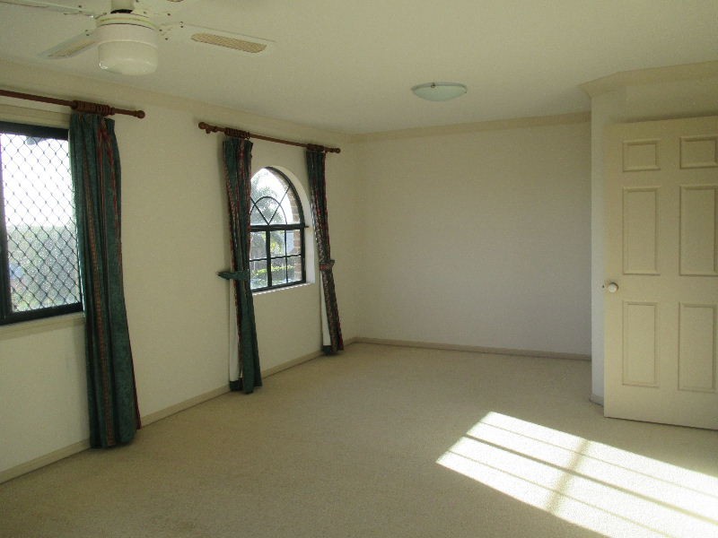 2 Forest Place, Carindale QLD 4152