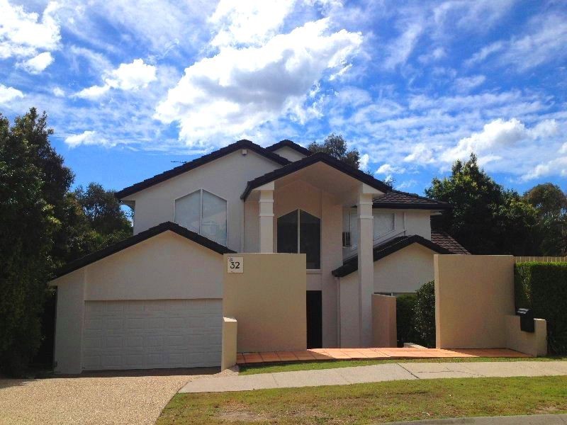 32 Amersham Crescent, Carindale QLD 4152