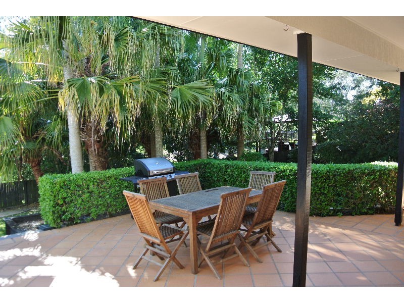 32 Amersham Crescent, Carindale QLD 4152