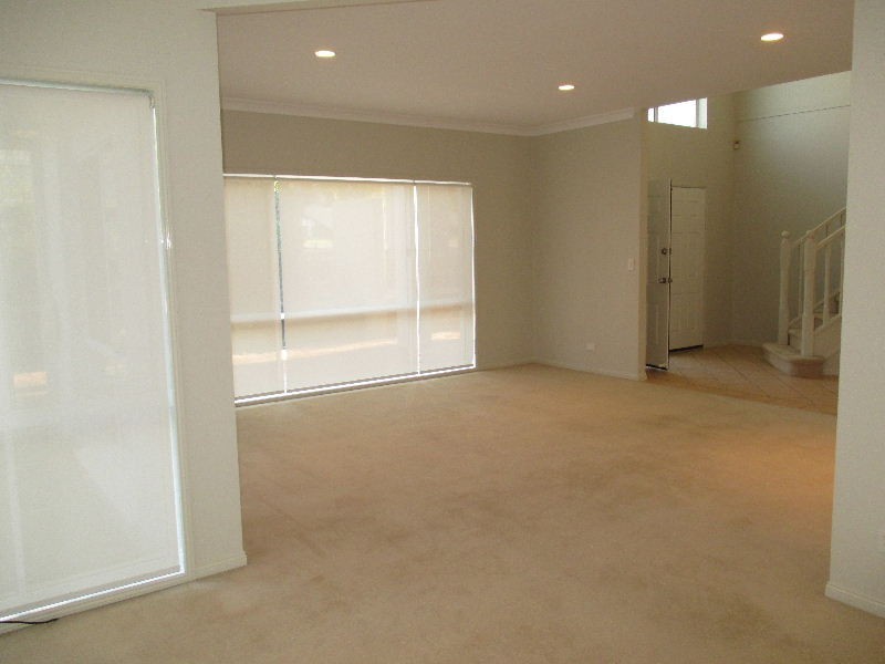 32 Amersham Crescent, Carindale QLD 4152