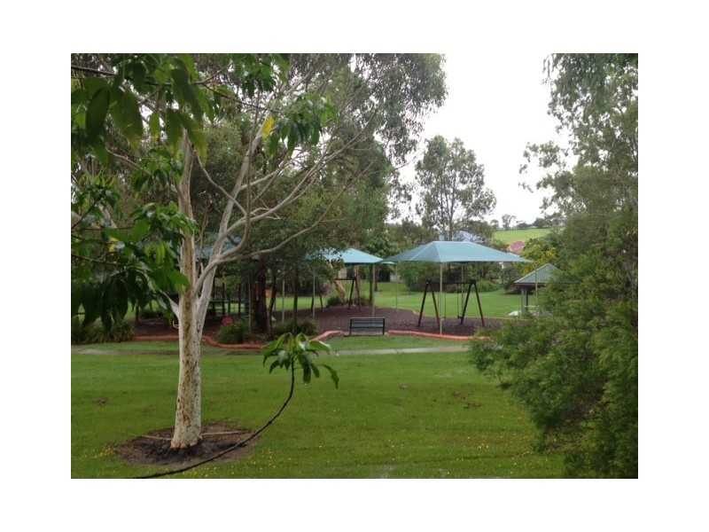 32 Amersham Crescent, Carindale QLD 4152