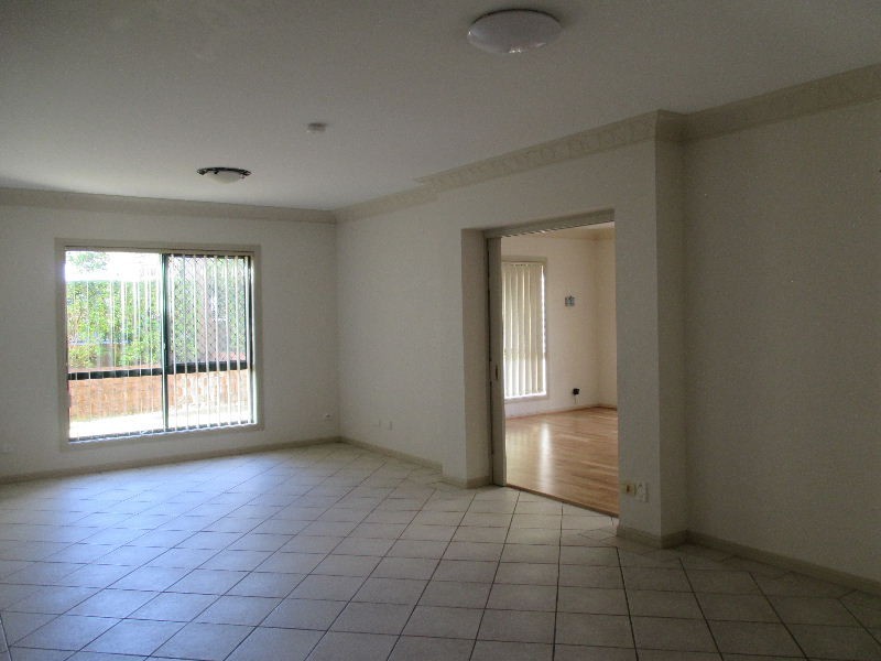 2 Forest Place, Carindale QLD 4152