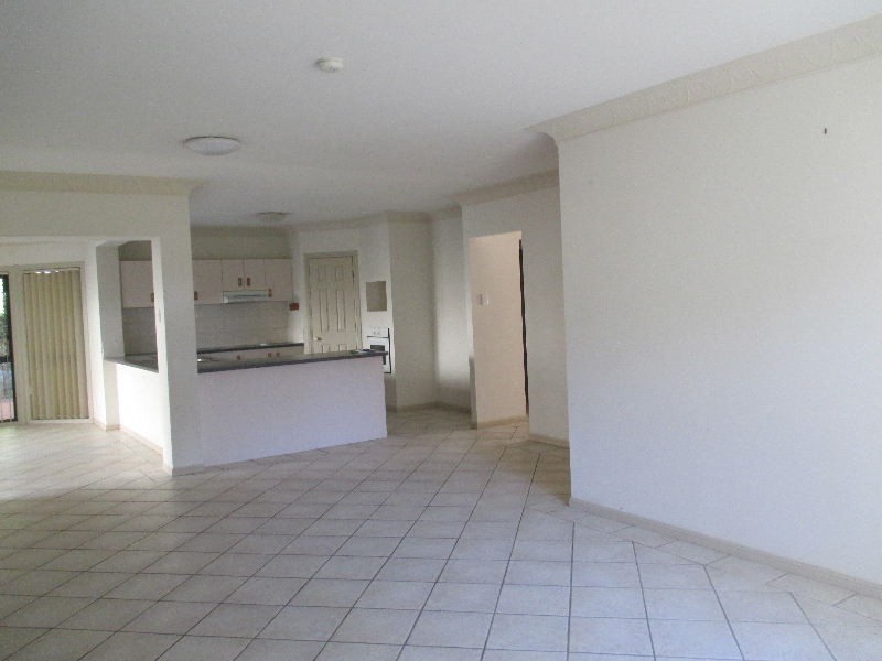 2 Forest Place, Carindale QLD 4152