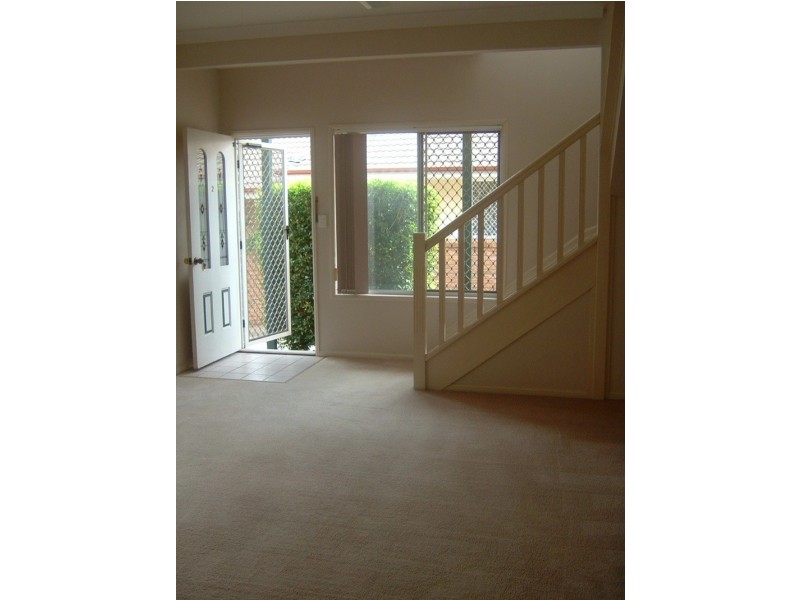 2/35 Daniells Street, Carina QLD 4152