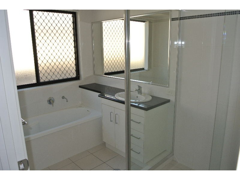 3 Venn Court, Wynnum West QLD 4178