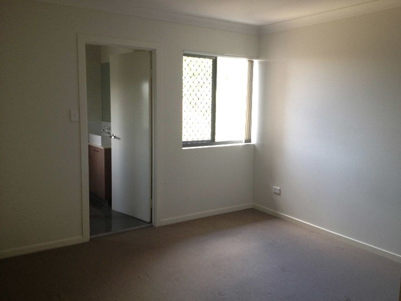 8/24 Dickenson Street, Carina QLD 4152