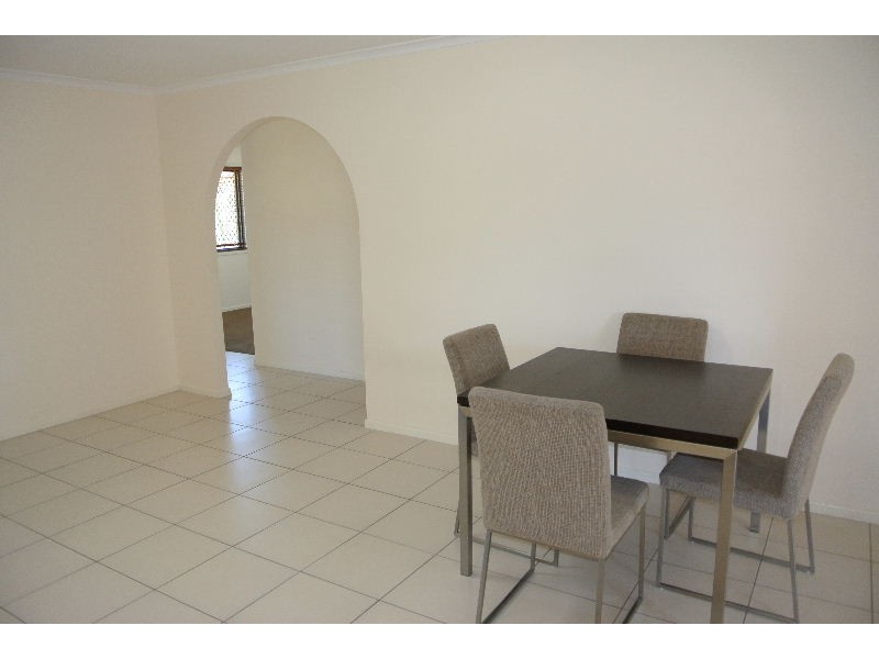 105 Bridgnorth Street, Carindale QLD 4152