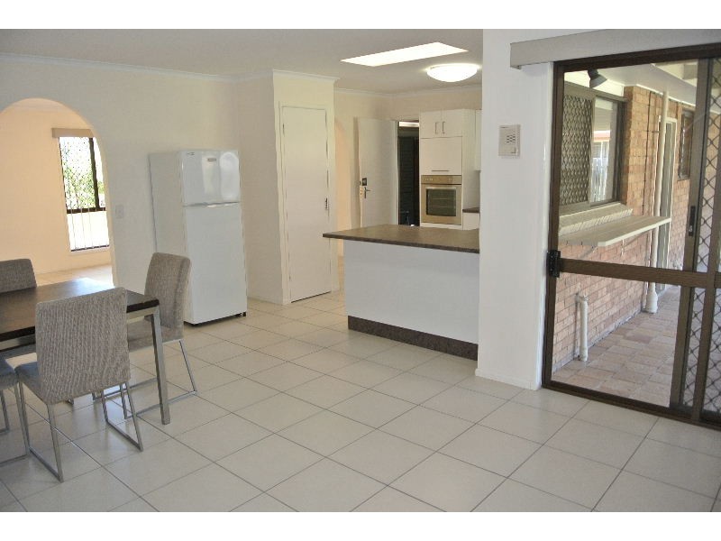 105 Bridgnorth Street, Carindale QLD 4152