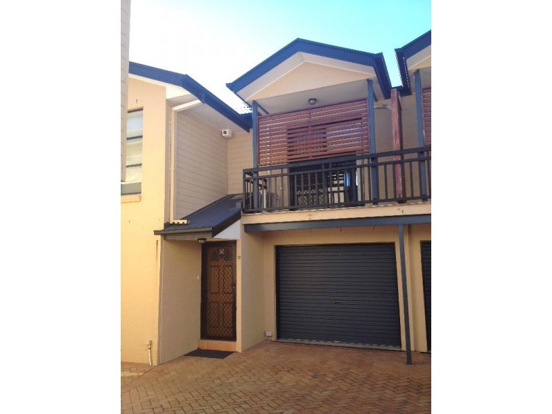 4/31 Dickenson Street, Carina QLD 4152