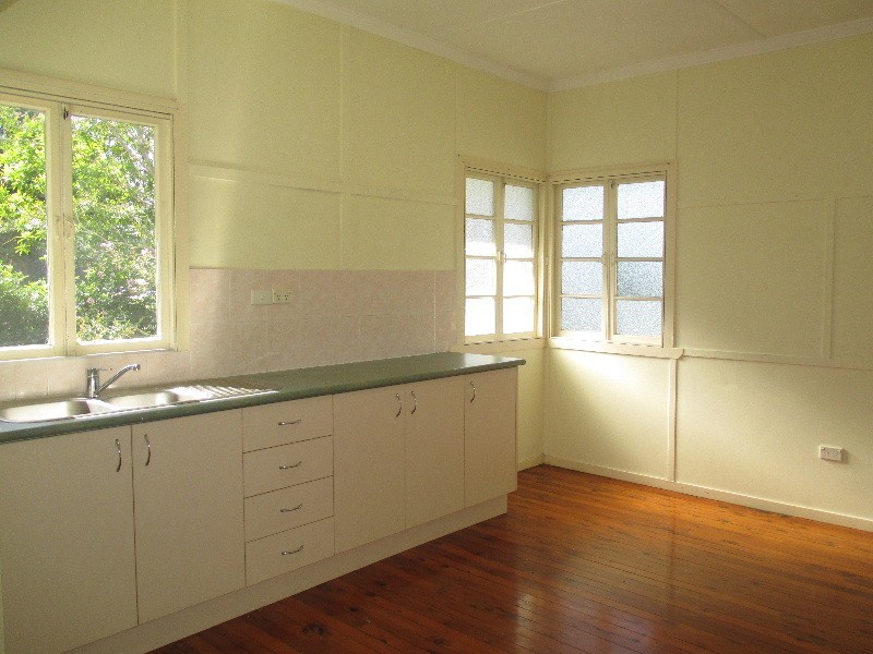 897 Old Cleveland Road, Carina QLD 4152